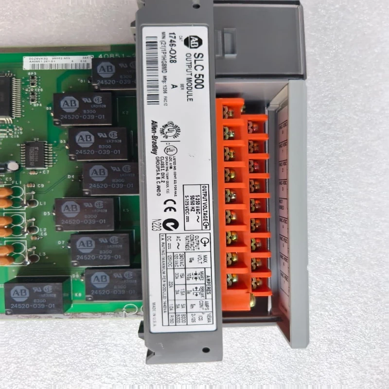 Allen-Bradley 1746-OB16 SLC 500 16-Point 24V DC Source Output Module thumbnail 7110